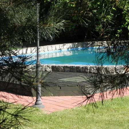 Dom 4 Z Basenem Blisko Warszawy Józefów